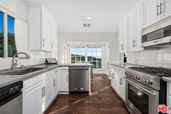 Building Photo - 9402 Houston Rd