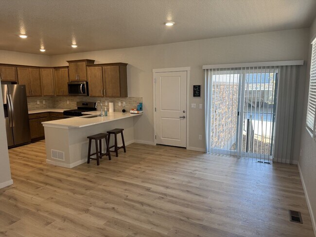 Building Photo - Stunning Brand New Home Close To Lowry & DIA