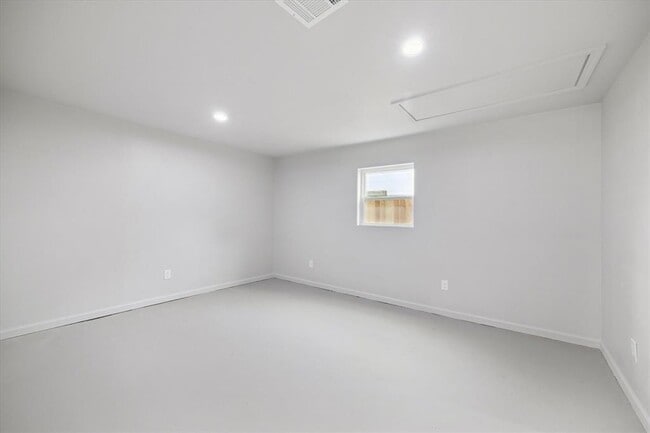 Building Photo - 1514 Mercury Dr
