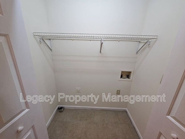 Building Photo - 531 S Anthony St