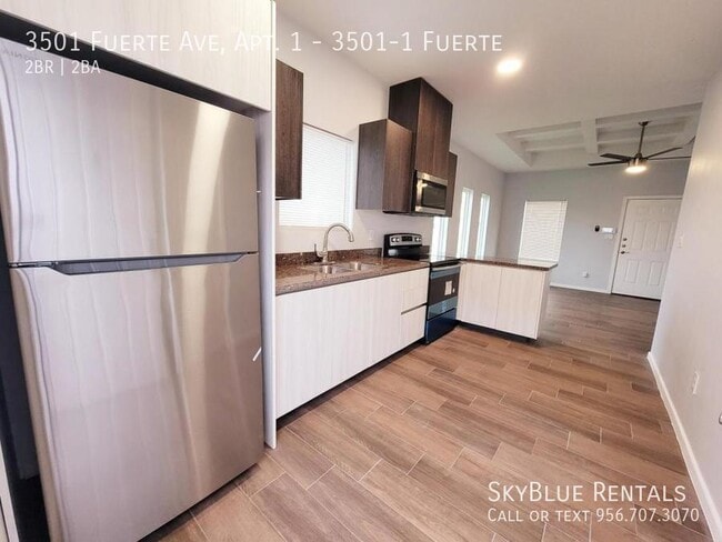 Building Photo - 3501 Fuerte Ave