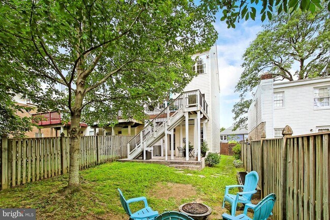 Building Photo - 3827 Elbert Ave