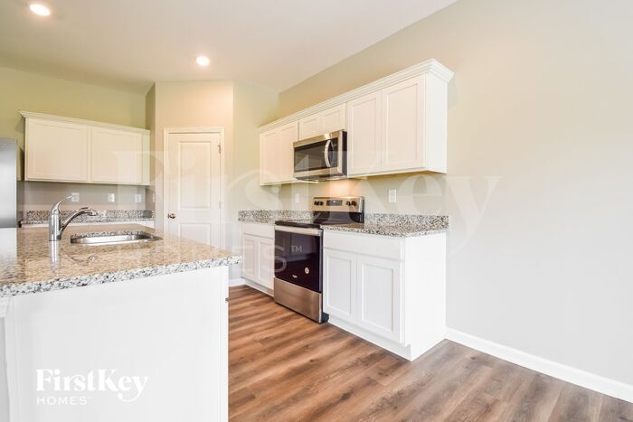 Building Photo - 333 San Vito Wy
