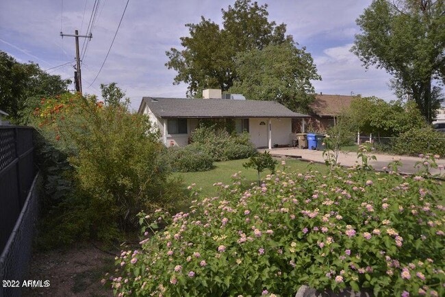 Building Photo - 5650 N 10th St