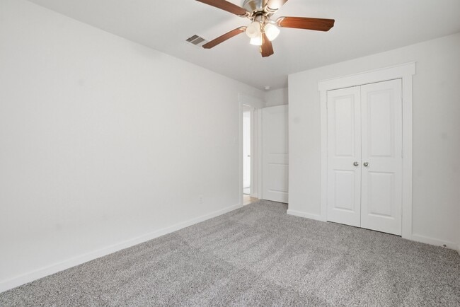Building Photo - 40477 Mostyn Lake Dr