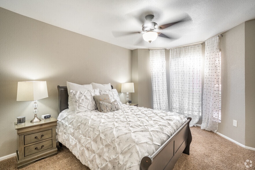 1BR, 1BA - 620SF - Bedroom - Westport