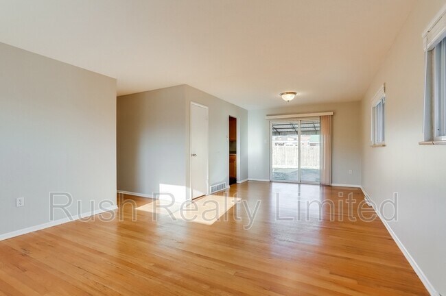 Building Photo - 4326 Raritan St