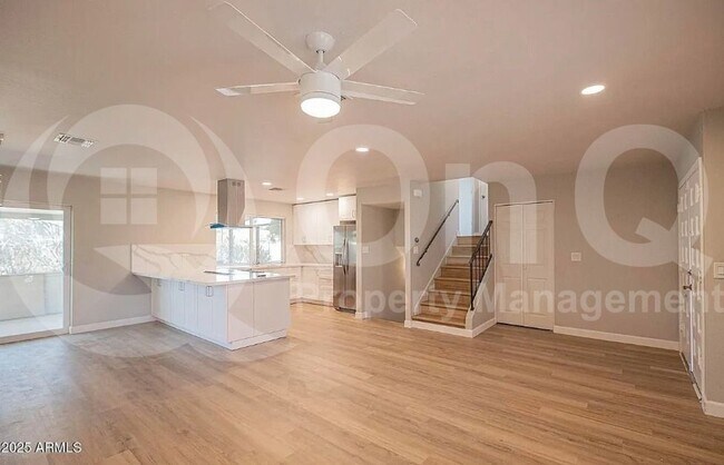 Building Photo - 1646 E Hermosa Dr