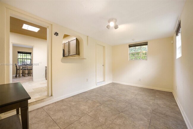 Building Photo - 6401 SW 63rd Ct