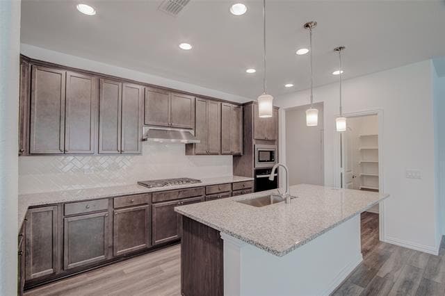 Building Photo - 1535 Echo Blf Dr