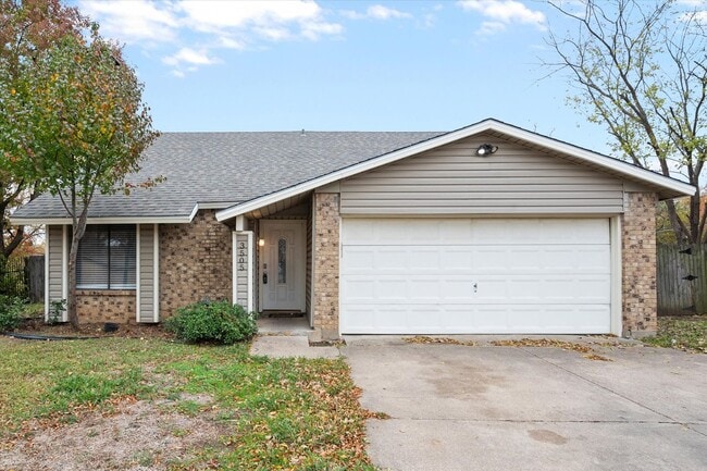 Building Photo - Lake Arlington area 4 bedroom with large yard