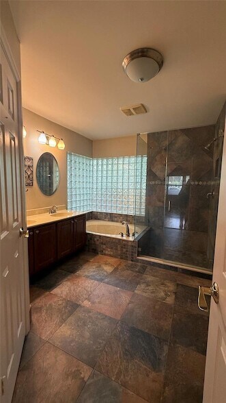 Building Photo - 4424 NW 52nd St