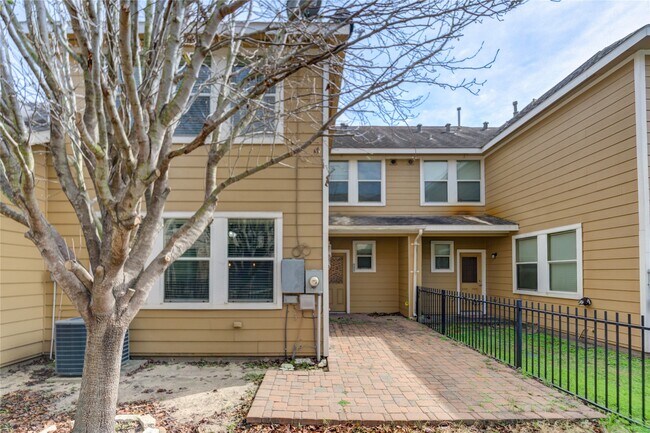 Building Photo - 8422 Sunset Loch Dr