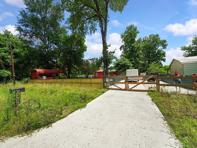 Building Photo - 29 Co Rd 2131