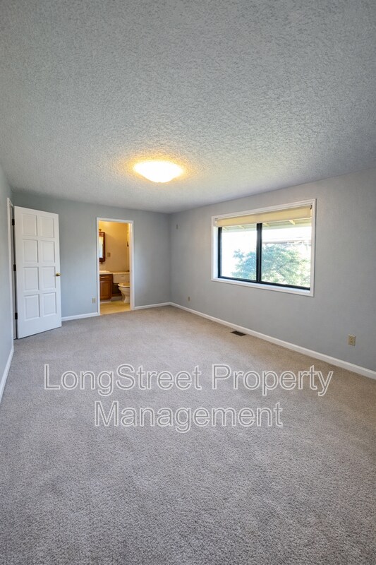 Building Photo - 2917 Takena St SW