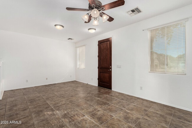 Building Photo - 10134 E Isabella Ave