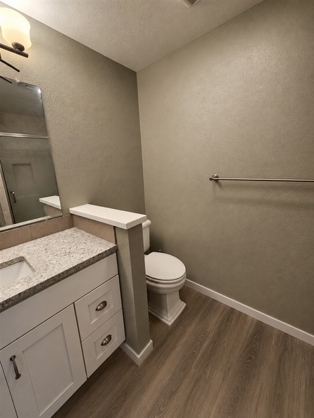 Building Photo - 8825 N Harborview Dr
