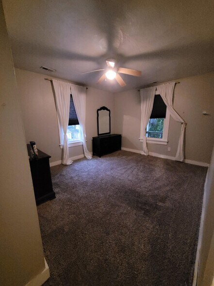 Primary Photo - 237 W 31st St