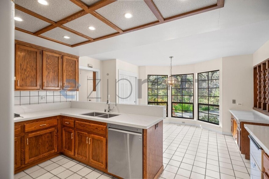 Building Photo - 138 Virginia Ct