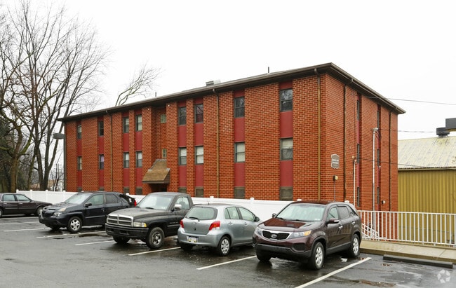 Primary Photo - Gordon Camp Apartments