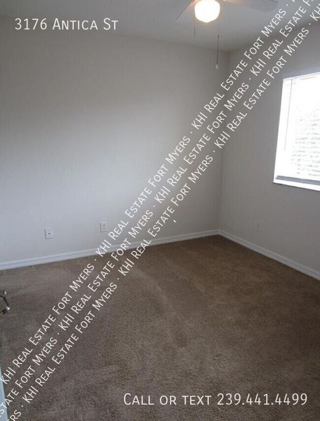 Building Photo - 3176 Antica St
