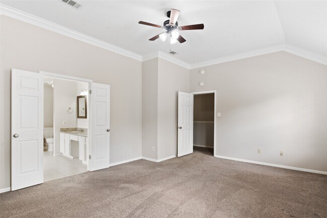 Building Photo - 11410 Meadowchase Dr