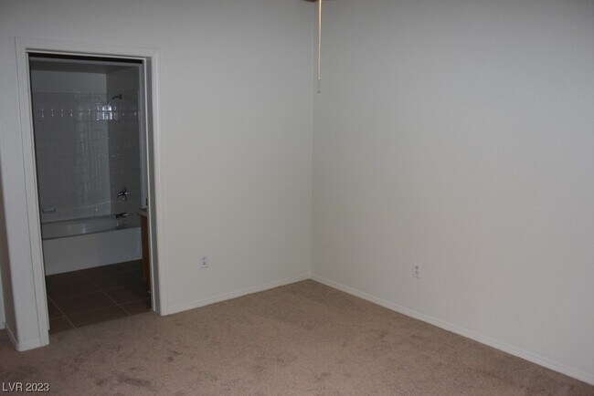 Building Photo - 6701 Cobre Azul Ave