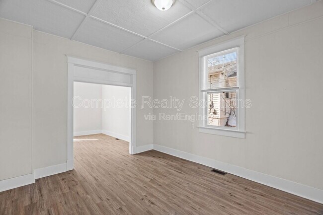 Building Photo - 6811 Etzel Ave