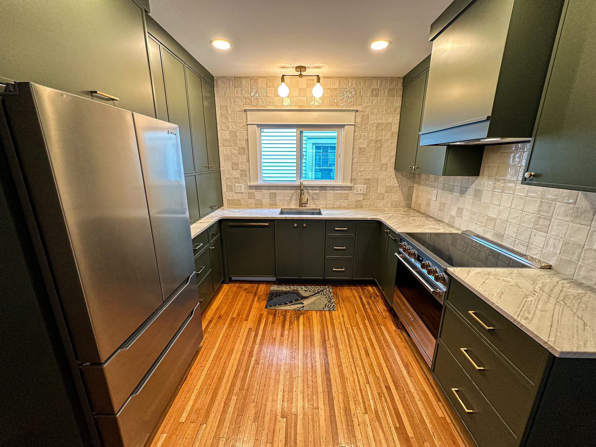 Recently renovated kitchen - 299 Wellington Rd