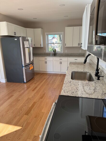 Building Photo - 36 Gould St