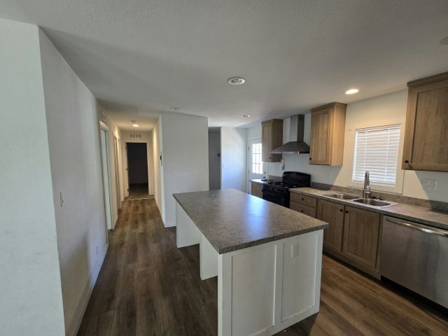 Building Photo - 6105 E Sahara Ave