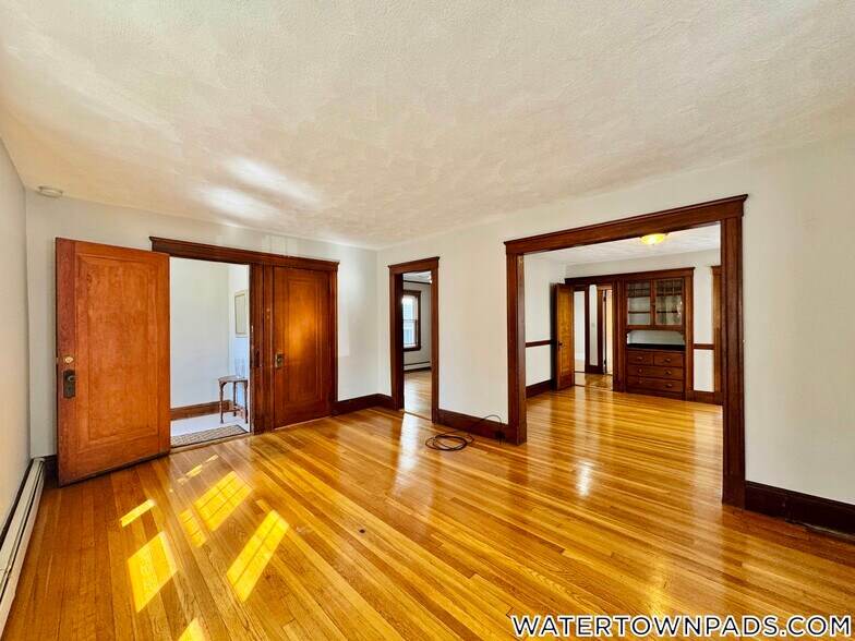 Building Photo - 137 Hillside Rd