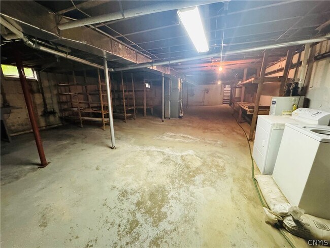 Building Photo - 5336 Caughdenoy Rd