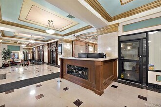 Building Photo - 15 E Kirby St