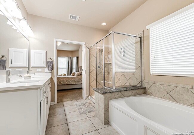 Building Photo - 24735 Buck Creek