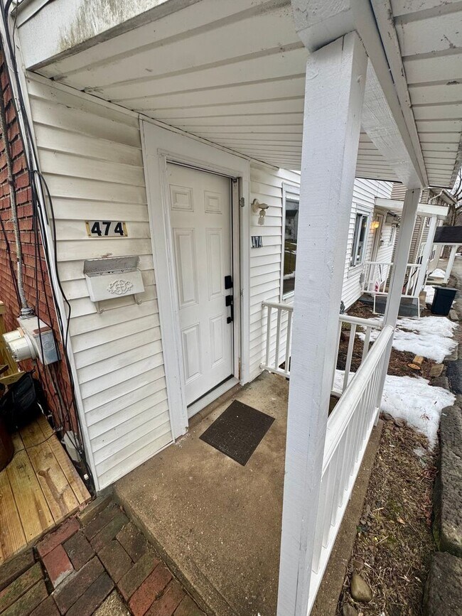 Building Photo - 470-474 Spang Avenue