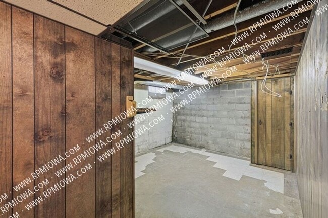 Building Photo - 3212 Ashwood Dr