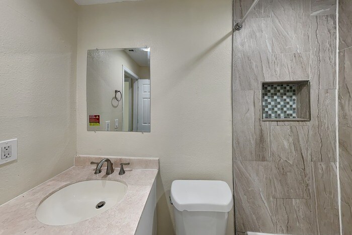 Building Photo - 7109 Vallejo Way