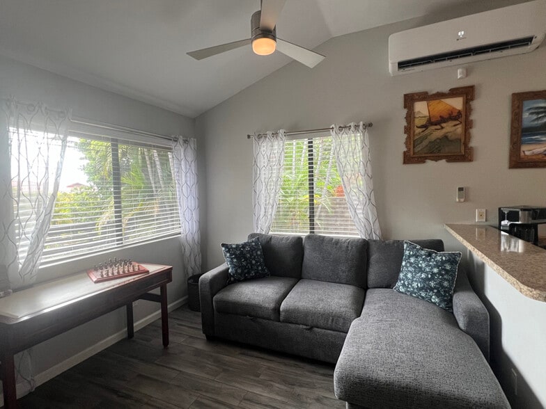 Building Photo - 591 Kumulani Dr