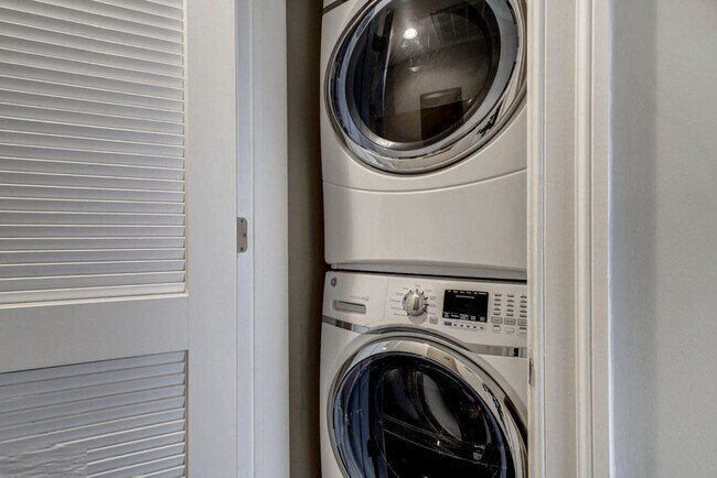 Building Photo - 3918 W St NW