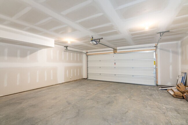 Building Photo - 3246 Parade St