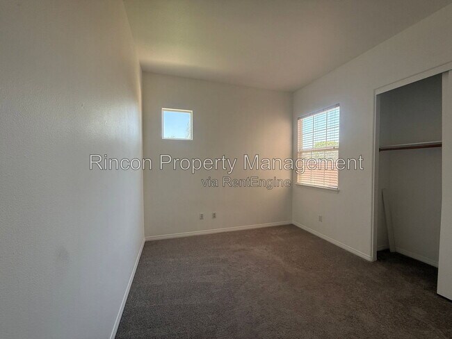 Building Photo - 605 Corte Sol