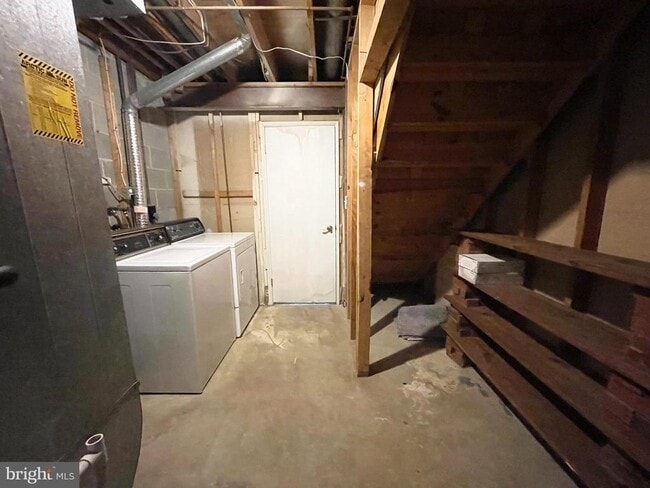 Building Photo - 1928 Rainbow Ct