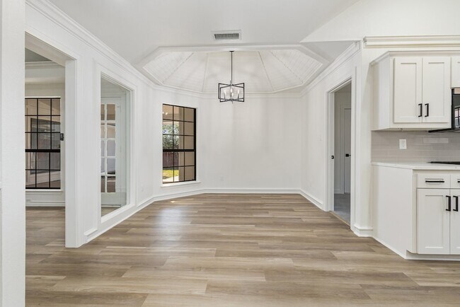Building Photo - 922 Sycamore Creek Rd