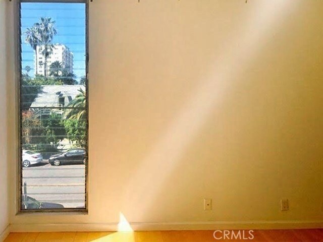 Building Photo - 1033 3rd St