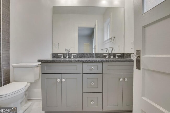 Building Photo - 860 Metropolitan Pkwy SW