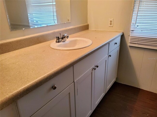 Building Photo - 3532 Lazy Lake Dr N