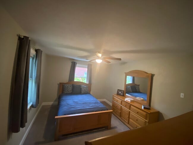 Building Photo - 6425 Sedgefield Dr