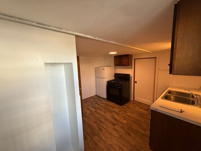 Building Photo - Blackman Unit 1