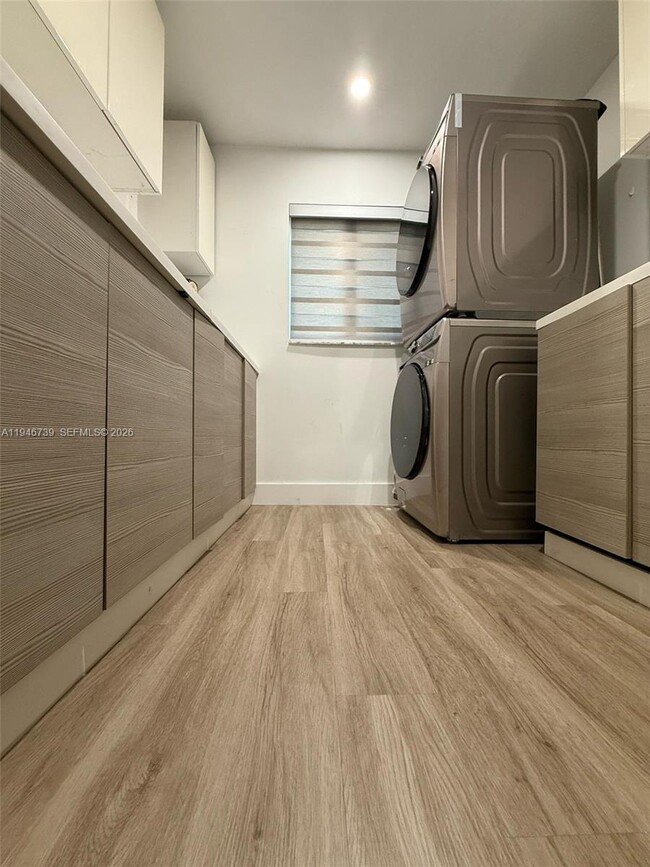 Building Photo - 1040 NW 127th Pl